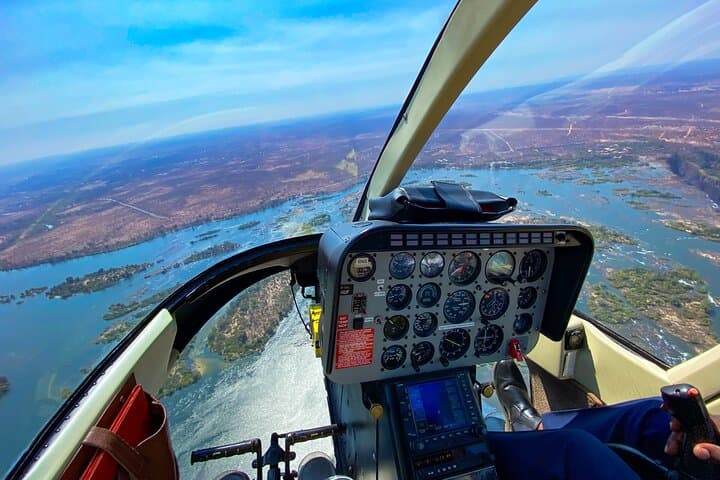 Helicopter Flight Over Victoria Falls: Aerial Tours, Tips & What to Expect photo 2