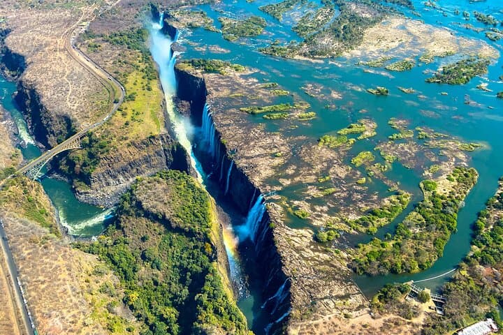 Helicopter Flight Over Victoria Falls: Aerial Tours, Tips & What to Expect photo 6