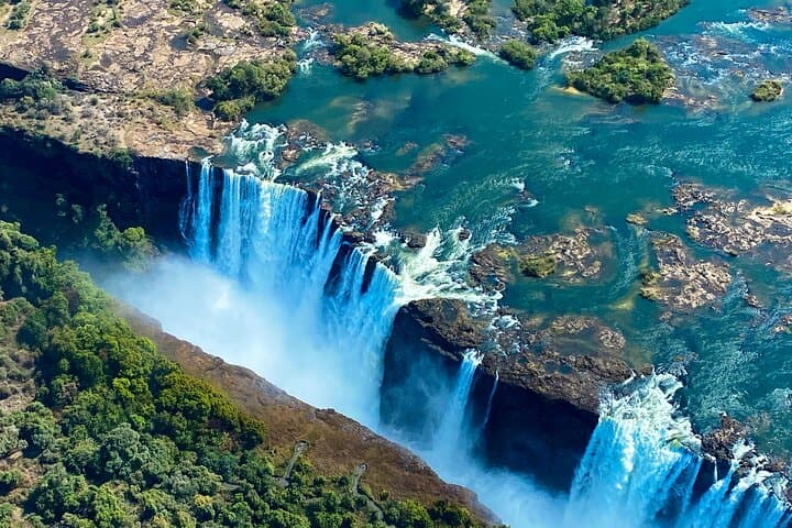 Helicopter Flight Over Victoria Falls: Aerial Tours, Tips & What to Expect photo 4