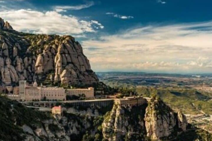 Montserrat Monastery and Penedès Winery: Private Day Trip from Barcelona