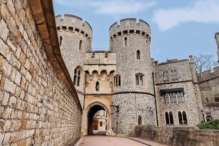 Windsor Castle Half-Day Tour from London by Luxury Coach photo 6