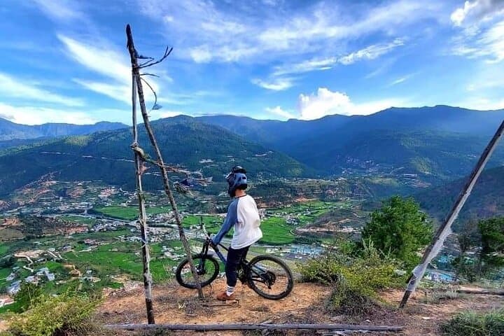 10-Day Mountain Biking Expedition in Bhutan: Paro to Phobjikha photo 4