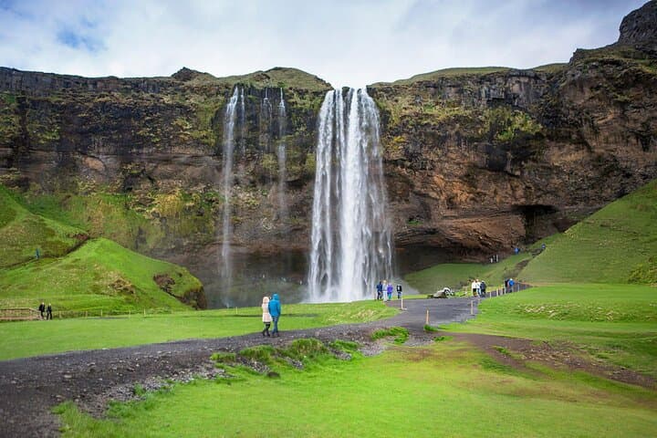 Diamond Beach & Jökulsárlón: Guided Day Tour to Floating Ice and Black Sand photo 6
