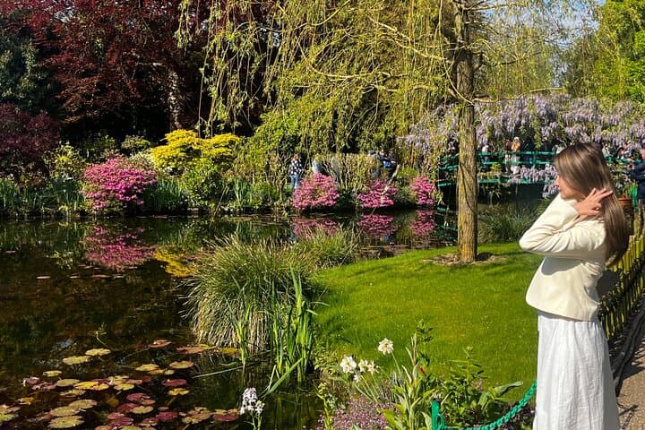 Private Day Trip from Paris to Giverny: Explore Claude Monet’s Gardens with a Guide photo 2