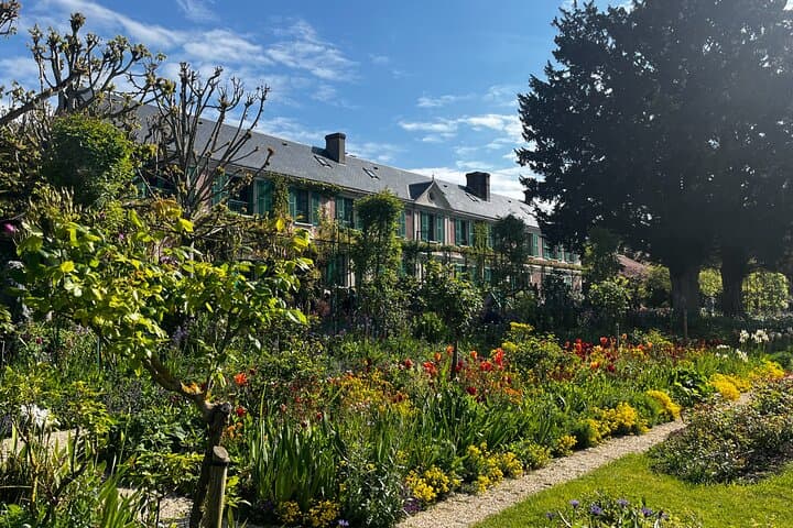 Private Day Trip from Paris to Giverny: Explore Claude Monet’s Gardens with a Guide photo 3