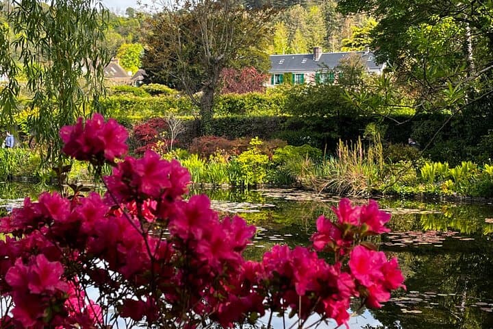 Private Day Trip from Paris to Giverny: Explore Claude Monet’s Gardens with a Guide photo 4