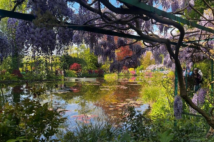 Private Day Trip from Paris to Giverny: Explore Claude Monet’s Gardens with a Guide photo 5