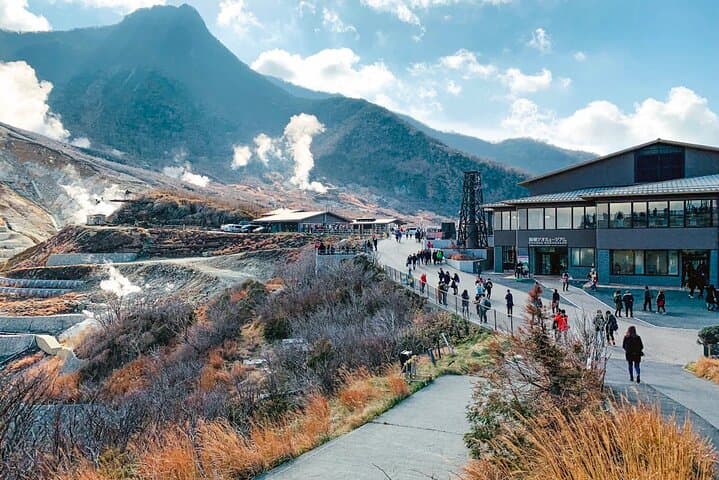 Private Fuji & Hakone Day Trip from Tokyo with English-Speaking Driver photo 2