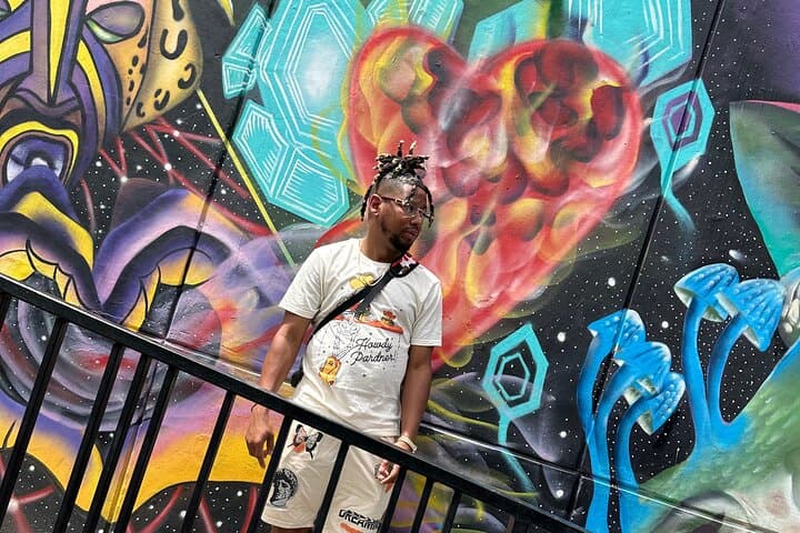 Inside Comuna 13: Local-Guided Graffiti Walk Through Medellín’s Transformation photo 4