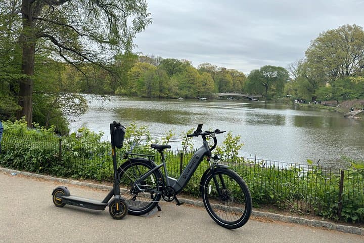 Hour-Long Bike, eBike & eScooter Rentals Near Central Park, NYC photo 1