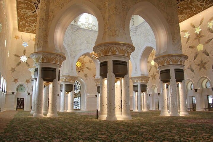Abu Dhabi Highlights Day Trip from Dubai — Sheikh Zayed, Heritage Village & Corniche Sights photo 3