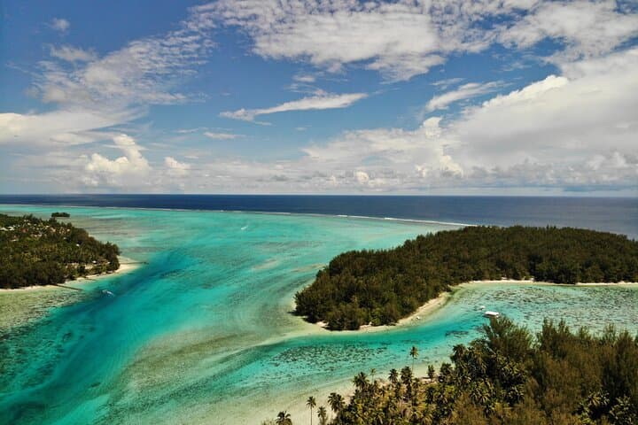 Private Moorea Boat Tour and Snorkeling Adventure