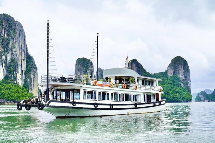 halong-bay-1-day-wego-cruise-from-hanoi photo 5