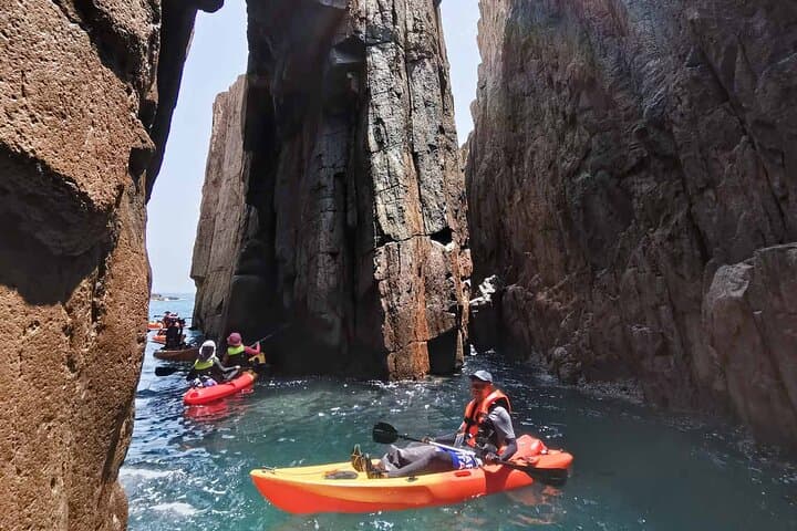 Kayak Through Tunnel Cave at Hong Kong Geopark — Ninepin Islands Sea Cave Tour photo 5
