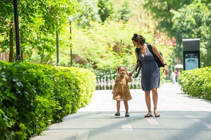 Singapore Family Explorers: Private Cultural & Riverwalk Tour for Families photo 4