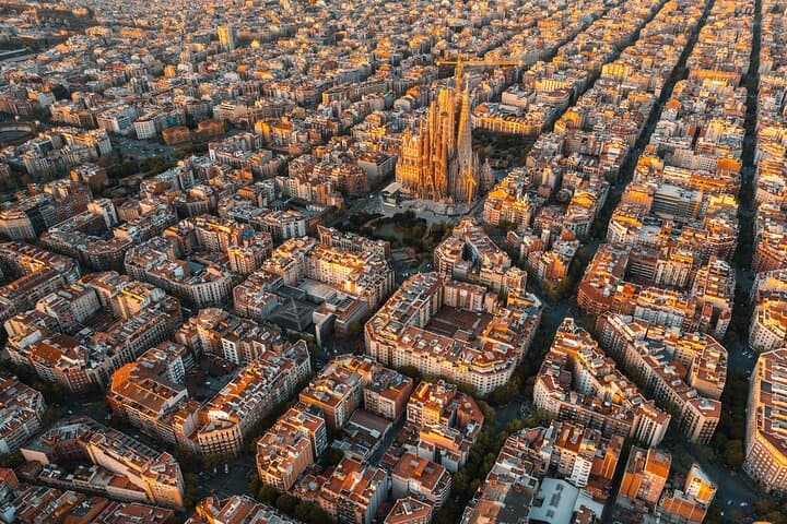Barcelona Self-Guided Photo Safari: Capture Gaudí, La Rambla & Montjuïc in One Day photo 4