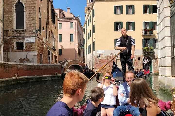 Venice Essentials: Doge's Palace, St. Mark's Basilica & Shared Gondola Ride photo 6