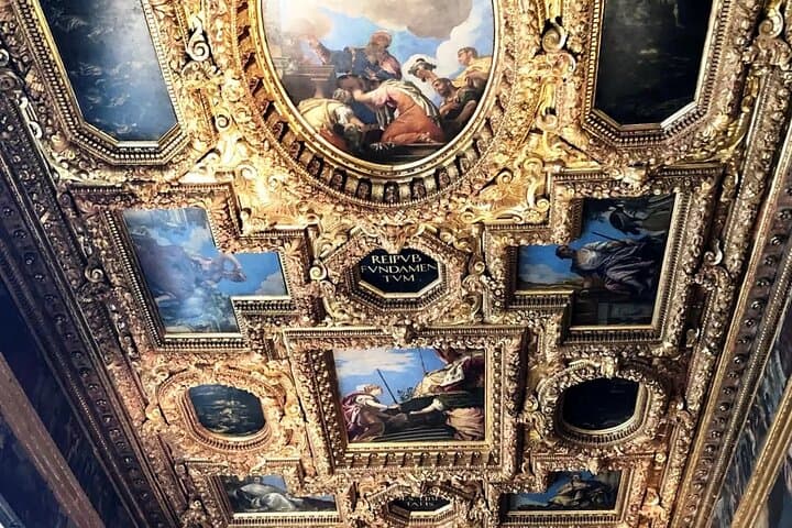 Venice Essentials: Doge's Palace, St. Mark's Basilica & Shared Gondola Ride photo 4