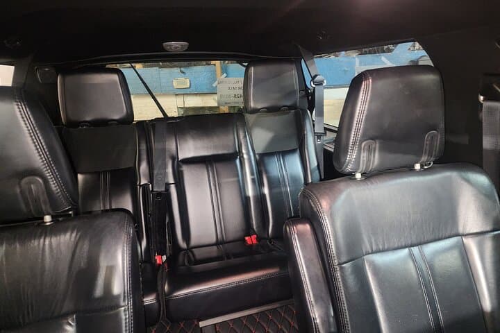 Newark (EWR) Airport Transfer to New York City — Private Limo Service photo 4
