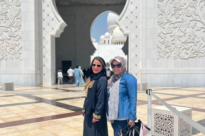 Dubai to Abu Dhabi: Sheikh Zayed Grand Mosque & Cultural Day Tour photo 2