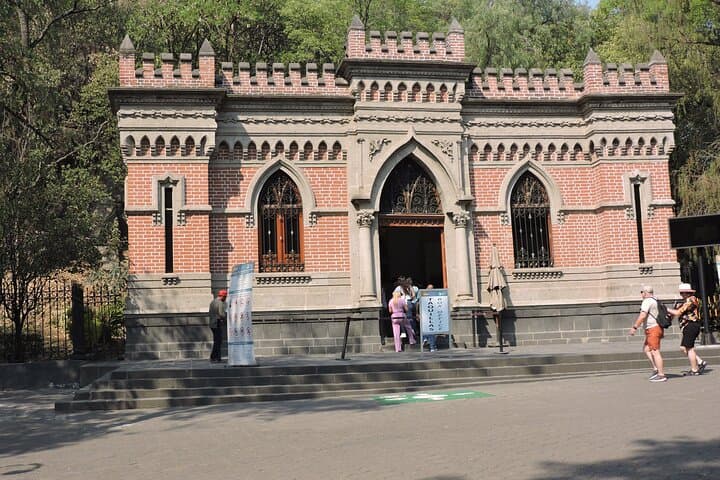 Bike Tour Through Chapultepec, Roma & Condesa — Mexico City Urban Ride