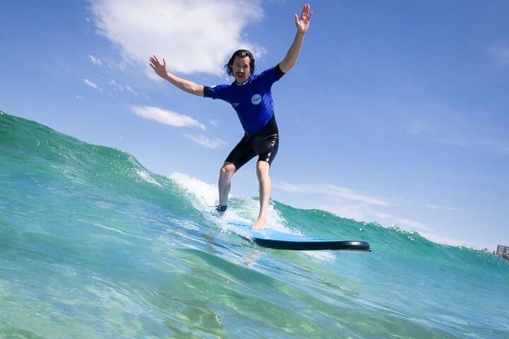 Byron Bay Half-Day Learn-to-Surf: Beginner Surf Lesson & Beach Tour photo 2