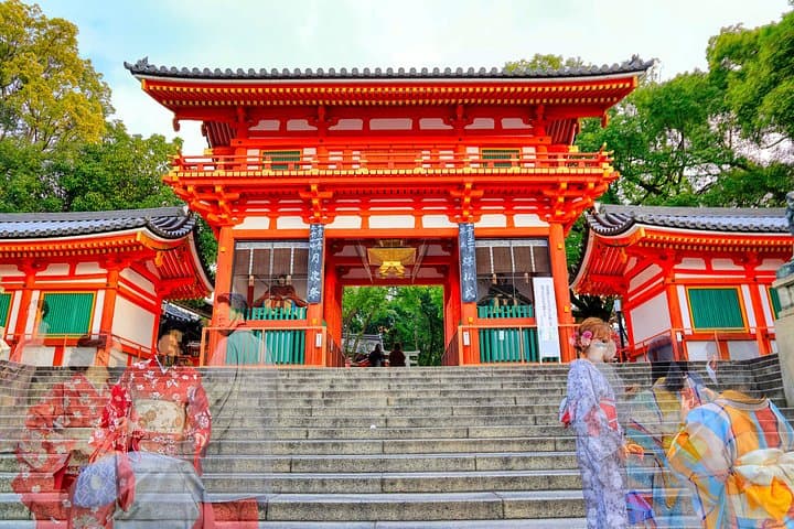 Cooling Summer Walking Tour in Kyoto: Kiyomizu, Gion, Yasaka & Kyoto Tower