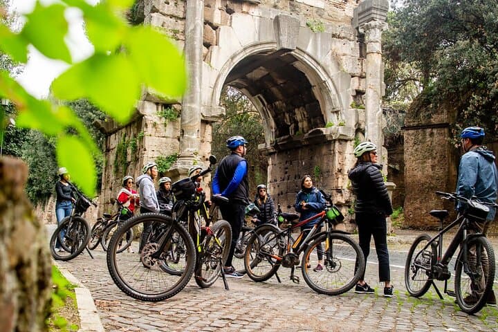 E‑Bike the Appian Way: Catacombs, Aqueducts & Lunch from Rome photo 4