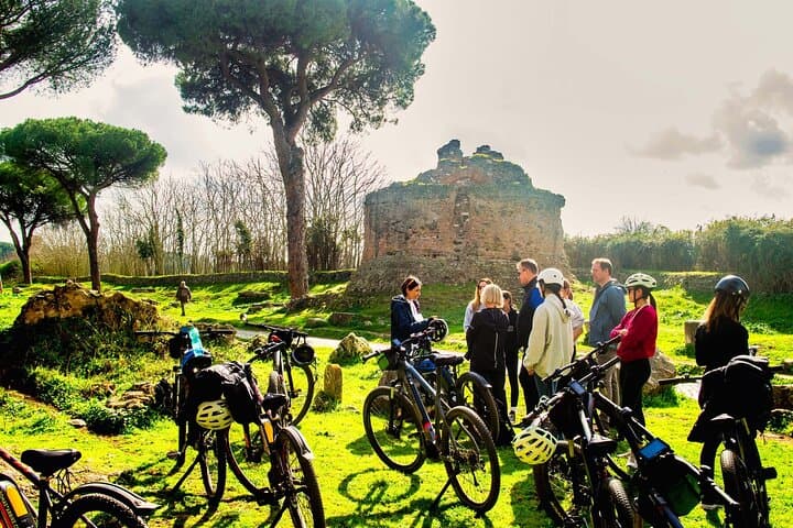 E‑Bike the Appian Way: Catacombs, Aqueducts & Lunch from Rome photo 5