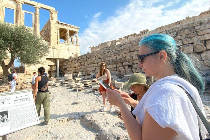 Interactive Acropolis & Parthenon Family Treasure Hunt — Guided Game Tour in Athens photo 5