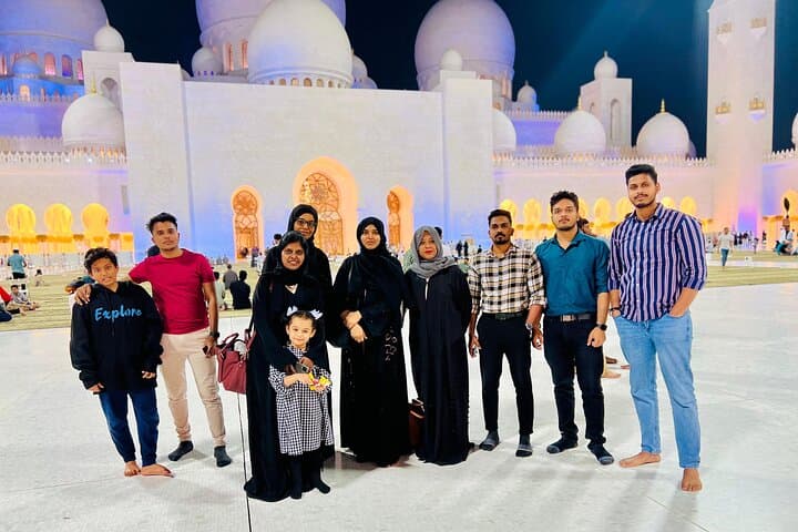 Full-Day Abu Dhabi City Tour: Sheikh Zayed Grand Mosque to Corniche photo 6