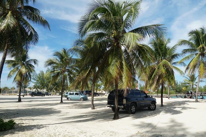 Private Jeep Sightseeing Tour in Nassau — 3-Hour Island Highlights photo 3