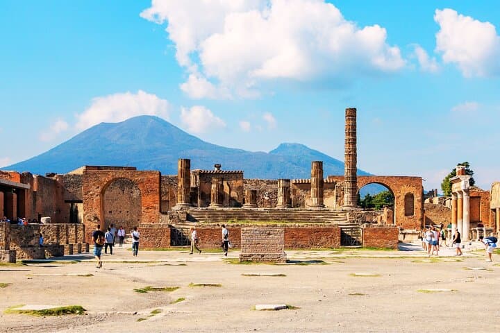 Pompeii Fast-Track Entry with Audio Guide: Explore Roman Ruins & Villas