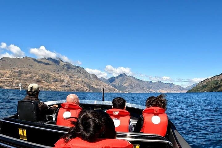 6-Day South Island Private Tour from Auckland — Milford Sound, Mt Cook & Queenstown photo 3