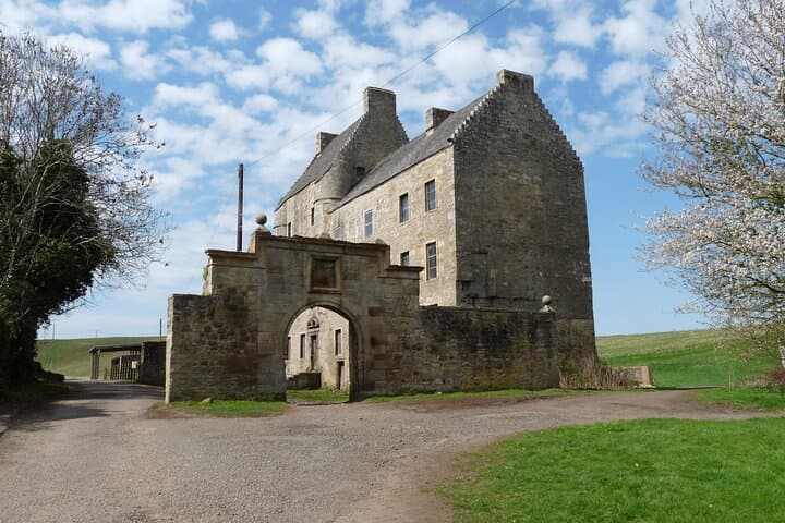 Outlander Special: Private 5-Hour Tour to Doune, Blackness & Midhope from Glasgow