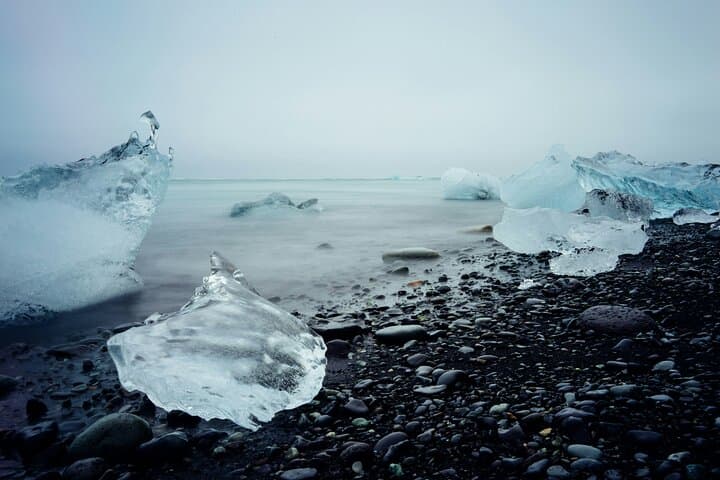 From Djupivogur to Jökulsárlón: Small-Group Glacier Lagoon Shore Excursion photo 4