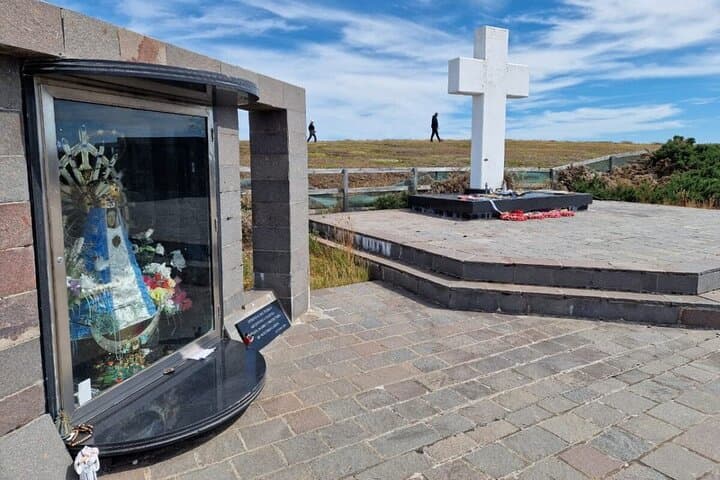 Argentine Military Cemetery Tour — Stanley to Darwin Falklands History Excursion photo 2