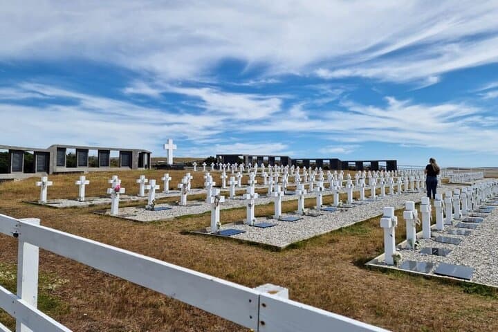 Argentine Military Cemetery Tour — Stanley to Darwin Falklands History Excursion photo 4