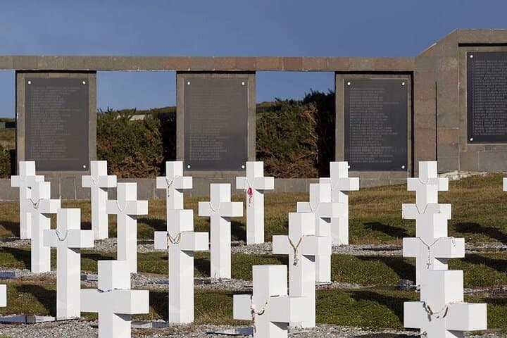 Argentine Military Cemetery Tour — Stanley to Darwin Falklands History Excursion photo 5