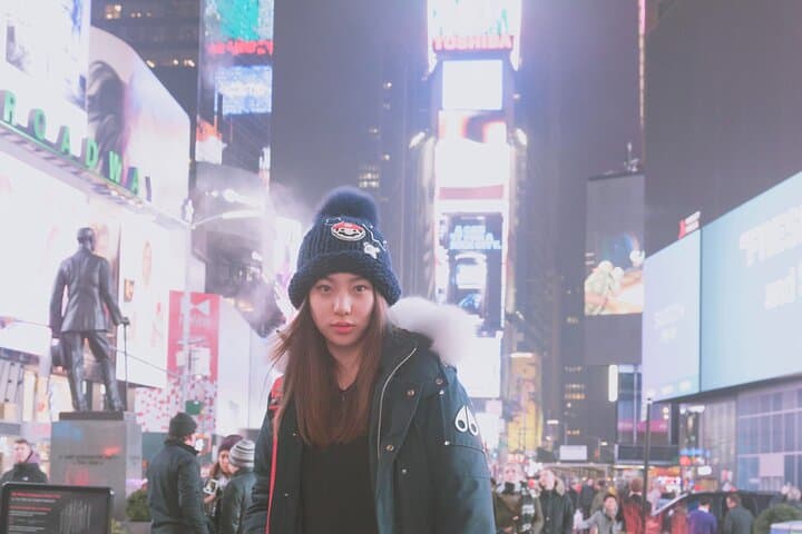 Private NYC Walking Photoshoot: Times Square, DUMBO & Brooklyn Bridge photo 4