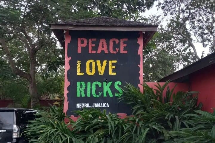 Rick's Cafe Negril: Cliff-Jumping, Sunset Views & Visitor Guide photo 5