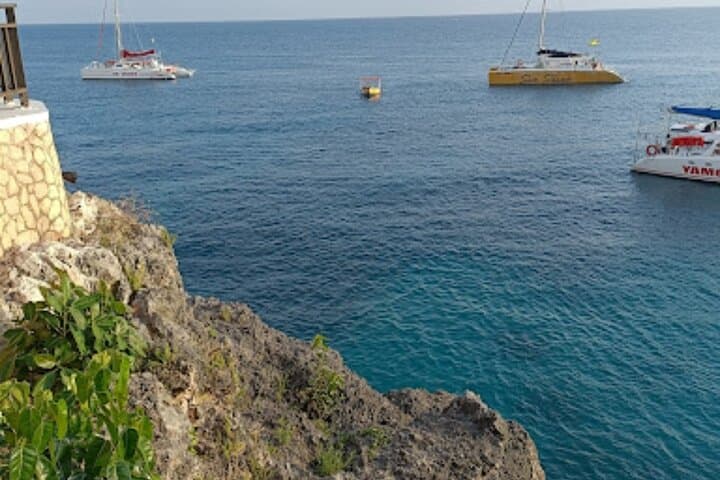 Rick's Cafe Negril: Cliff-Jumping, Sunset Views & Visitor Guide photo 4