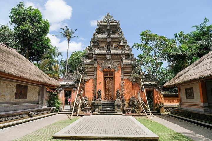 Bali Full-Day Waterfall and Ubud Tour: Tegenungan, Tegalalang & Monkey Forest photo 4