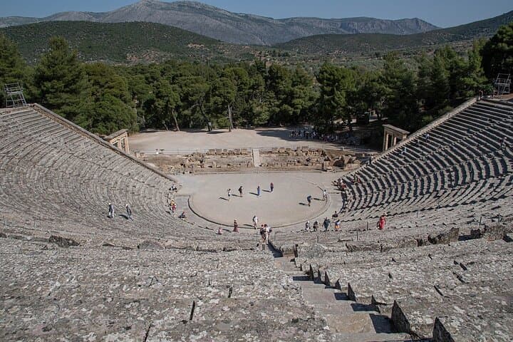 6-Day Private Tour Around Greece: Delphi, Meteora, Olympia & Thessaloniki