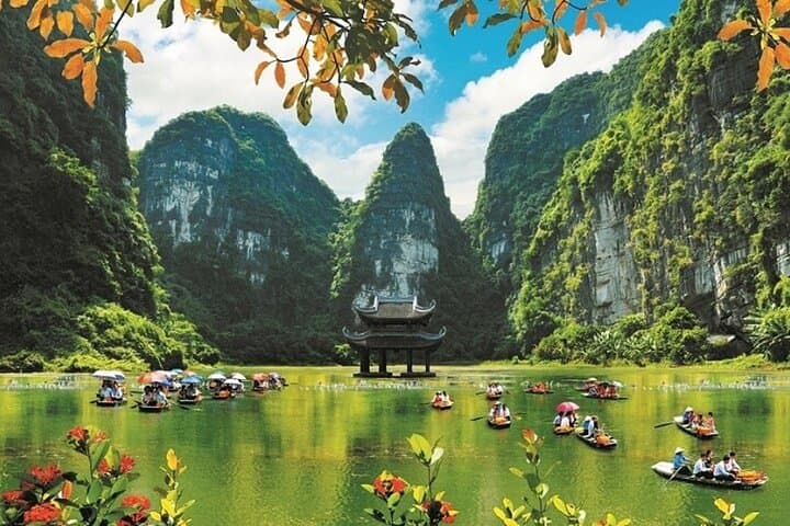 Ninh Binh Full-Day: Tam Coc, Mua Cave & Trang An by Bike and Boat photo 4