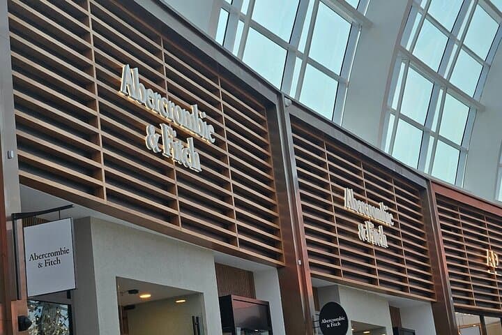 Private Transfer to Dubai Hills Mall — Seamless Arrival for Shoppers photo 6