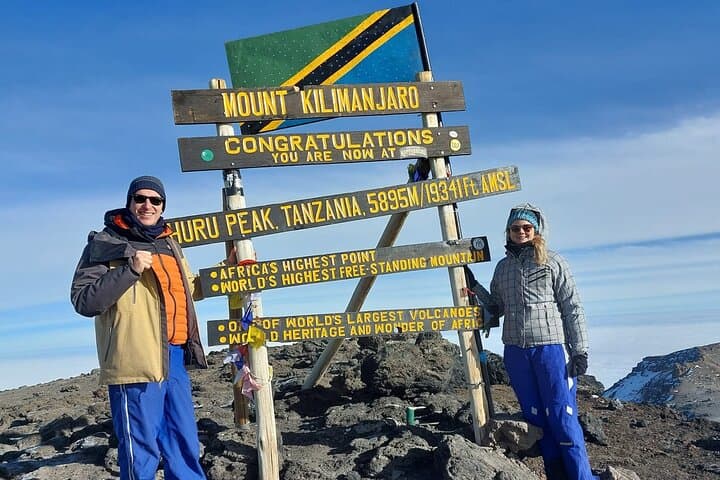 Marangu Route: 5-Day Kilimanjaro Hut-to-Summit (Coca-Cola Route)