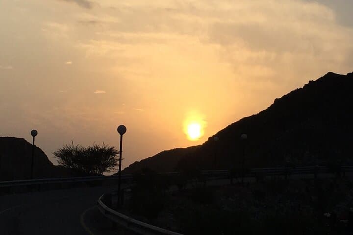 Wadi Shawka Dam Day Trip: Hike, Swim and Scenic Drive from Ras Al Khaimah photo 4