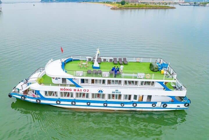 Halong Bay Full-Day Cruise & Kayak Tour from Hanoi photo 4