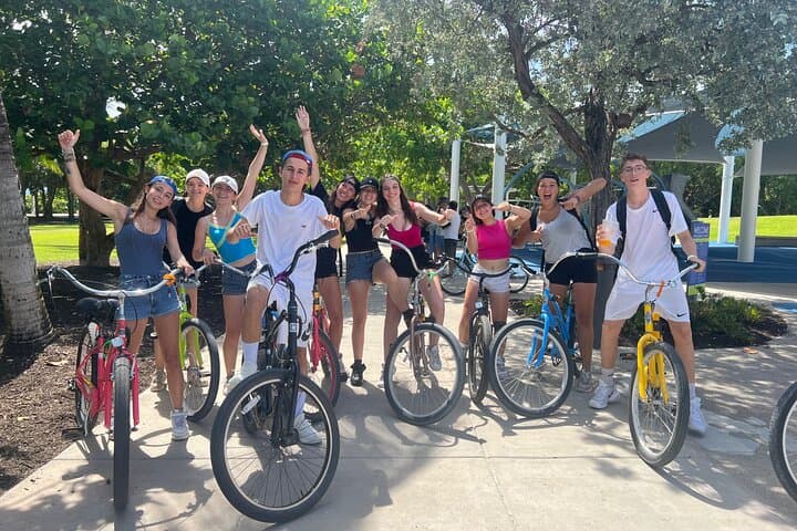 Cruise South Beach: Self-Guided Bicycle Rentals & Art Deco Discovery